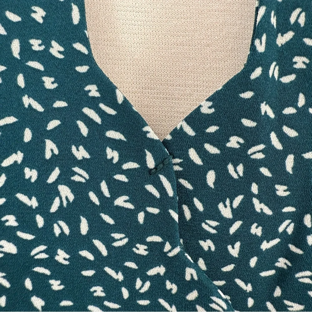 Nine Britton Cavanna Teal Green Faux Wrap Animal Print Dressy Peplum Blouse - Picture 3 of 16